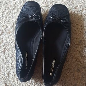 Naturalizer women's flats size 6